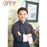 Ian Kittichai於倫敦修讀烹飪課程，2011年在泰國開設Issaya Siamese Club，更獲得全球50佳餐廳之一殊榮。