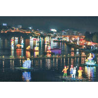 韓國晉州江上綵燈漂