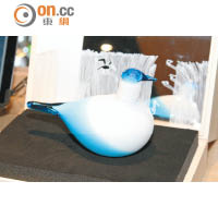 圖中的Toyko Bird來自芬蘭玻璃工藝品牌Iittala，全球只有200隻！$3,888