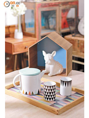 來自瑞典的幾何圖案茶具，黑白型格，Earth Tone原始，瀰漫溫馨童話風，招呼親友最得人心！Ferm Living Teapot $679、Geometry Cup $160/個、Spear Tray Large $795 （a）