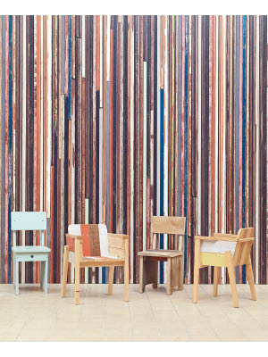 Scrapwood牆紙<br>將舊木化成一張張牆紙，展現了廢棄木料的可塑性。