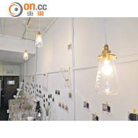 由燒瓶改裝而成的吊燈，售￥8,000（約HK$505）。
