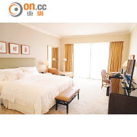 全酒店有逾200間房間，布置簡約，光猛舒適。