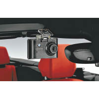 2016年1月31日前惠顧BMW M Aerodynamic套裝，免費獲贈BMW Advanced Car Eye行車記錄儀套裝。