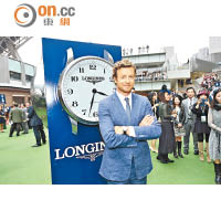 Simon Baker首次以LONGINES品牌形象大使訪港，出席「浪琴表香港國際賽事」。