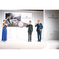品牌CEO Alain Zimmermann先生（右）表示陳坤的優雅氣質與熱心公益，跟品牌形象十分配合。