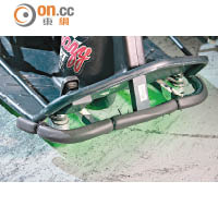 Crazy Cart不乏改裝樂趣，例如在防撞欄鋪上海綿提升緩震效果，甚至加LED燈。