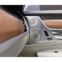 若對汽車音響有高要求，可選配B&W音響系統。