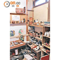 庭園旁的陶瓷店，以售賣食器為主，每件¥50（HK$3）起，抵！