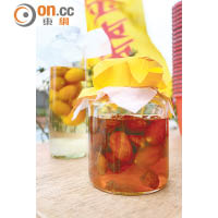 果園金棗製品包括蜂蜜金棗及金棗果醋（後），各NT$150（約HK$38）起。