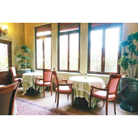 餐廳L'Ulivo以橄欖樹命名，經營月份和橄欖生長期相若，由3月至10月尾。