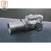 DL24-500 f/2.8-5.6擁有20.8倍變焦鏡頭，VR防震提供一般或運動兩種模式。