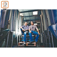 兩位80後創辦人James Watt（左）及Martin Dickie（右）擅長為手工啤加入創意元素，令BrewDog啤酒在全球掀起新潮。
