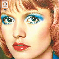 70年代的Disco眼妝，流行在眼部大範圍着色，令眼影猶如色塊般搶眼。