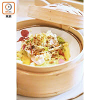 為免浪費，Mother菜式全部以一人分量上枱，連清蒸魚柳都精緻過人，越南蒸魚Kr125（約HK$119）。