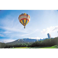 度假村於7月1日至9月30日期間會有熱氣球升空體驗，可以畀你俯視度假村全景，收費由￥2,500（約HK$117）起。