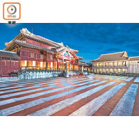 那霸是沖繩的首府，集古蹟、文化體驗與購物樂趣於一身。
