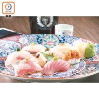 8 Assorted Sushi（Executive Set菜式之一）<br>壽司的款式會因應當天空運送抵的鮮活海產而決定，而拖羅、帶子、海膽和牡丹蝦等4款招牌款式則是店家常備海產。