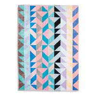 澳洲品牌Ninnho推出的毛巾，滿布三角形圖案，配上對比顏色，型！ $767