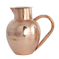 設計典雅的銅酒壺，置於餐桌，可輕易成為焦點。 $1,395