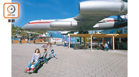 瑞士交通博物館上至真飛機，下至手推車都有得體驗，不亦樂乎。