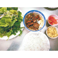 Bún cha Huong Liên的招牌菜就是Bún cha，只售40,000盾（約HK$14）。