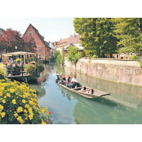 科爾馬鎮內有多條運河穿梭，因此有「小威尼斯」之稱。