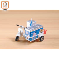 雪糕綿羊仔連太陽傘和汽水箱都有齊，相當有心思。<br>TINY 1:64 Ice Cream Motorcycle售價︰$75