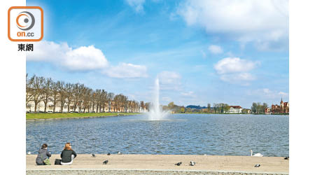 什未林是德國最大湖區，而且舊城內已可欣賞得到。