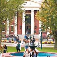 美國的The University of Vermont不但排名高，更是其中一所公立常春藤大學。