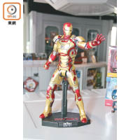 1:6 Iron Man Mark 42（精裝版） 售價：¥1,780