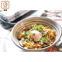 Mushroom Tagliatelle $85（午餐主菜之一）<br>足料蘑菇清湯牛油汁烹煮意粉，菌香濃郁，與蛋味特濃的日本「太陽卵」製成的溫泉蛋拌勻來吃，意粉掛汁又彈牙，叫人回味。