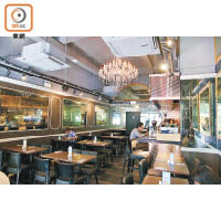 餐廳內裝設計走輕鬆路線，在此用餐感覺分外舒泰。