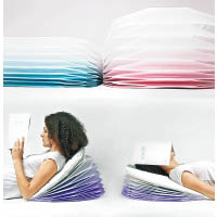 Soufflet<br>扇形充氣枕頭由Bina Baitel Studio與紡織品設計師 Luce Couillet共同創作，能隨用家喜好轉換成靠墊，亦可用遙控器調校內置的充氣泵，達到最舒適的角度。