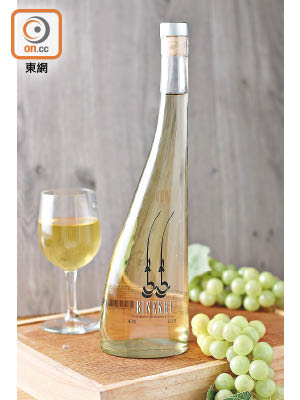 Binekhi Cha Cha Gold $398（a）<br>曾獲獎烈酒，利用釀製葡萄酒時剩下的葡萄渣蒸餾而成，富馥郁果香，易入口惟酒精度卻非常高，是輕易叫人醉倒的款式，故有葡萄釀製的「伏特加」之稱。