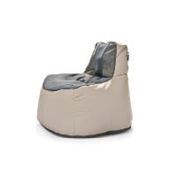 Sirocco<br>觸感光滑的豆袋躺椅，設計靈感來自經典的賽車座椅，特別之處在於脊柱承托採用高科技及防水的可伸展彈性3D纖維網料，能配合不同體形。$2,999（a）
