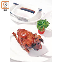 中山妙齡鴿 $98/隻（需1天前預訂）（c）<br>較香港食肆常見的燒乳鴿細小，但肉汁相當豐富，鴿肉亦嫩滑非常。