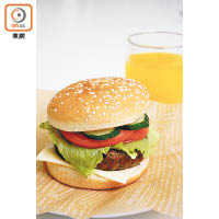 黑豆漢堡<br>黑豆含豐富植物性鐵質和蛋白質，是肉類的上佳替代品，漢堡成品口感頗像薯蓉。