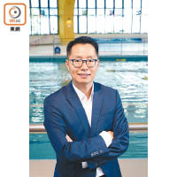 史丹福游泳學校董事總經理 馮慶耀