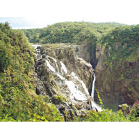 巴倫瀑布長107米，闊259米，是庫蘭達最大的瀑布。