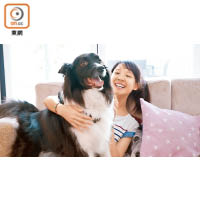 寶瑩本來怕狗，但自從參加了實習，逐漸改觀，現在更是愛狗多過愛貓。