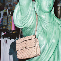 淡粉紅色Rockstud Spike Bag Medium手袋 $17,900