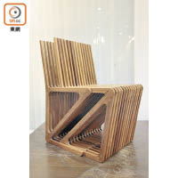 《壹張》by秦岳明<br>可延伸變化的椅子，能根據不同的使用需要，衍生6種或更多的呈現效果，演繹出愛的相遇、相知與磨合。