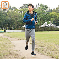 創作歌手林奕匡以前跑步聽歌時，經常為更新Playlist而煩惱，所以覺得「跑動音樂」的自動揀歌功能很方便。
