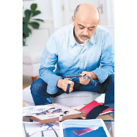 Christian Louboutin指出腕錶及皮鞋有不少相似之處，都有設計面積的限制，而且同樣要考慮設計是否貼合身體某個部位。