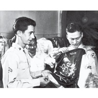 60多年前，美軍相繼從橫須賀撤走，不少人都會買件Souvenir Jacket作紀念。