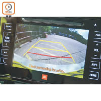 中控台7吋輕觸式屏幕對應多媒體音響、即時汽油、電池使用運作情況及後泊鏡頭。