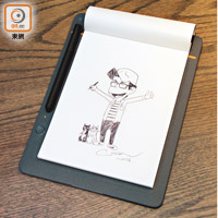 Bamboo Slate以紙筆繪畫後，能夠於平板同步顯示筆觸，備有兩種尺寸選擇。<br>售價：$1,028~$1,188