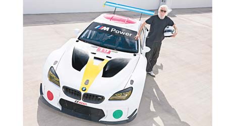 寶馬藝術車系列第19輛作品是以擁有585匹強勁馬力、極速高達300km/h的BMW M6 GTLM賽車為基礎打造。