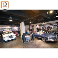 Frank Dale & Stepsons香港服務中心佔地超過20,000平方英呎，陳列了多部經典古董車。